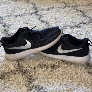 Nike roshe shoe